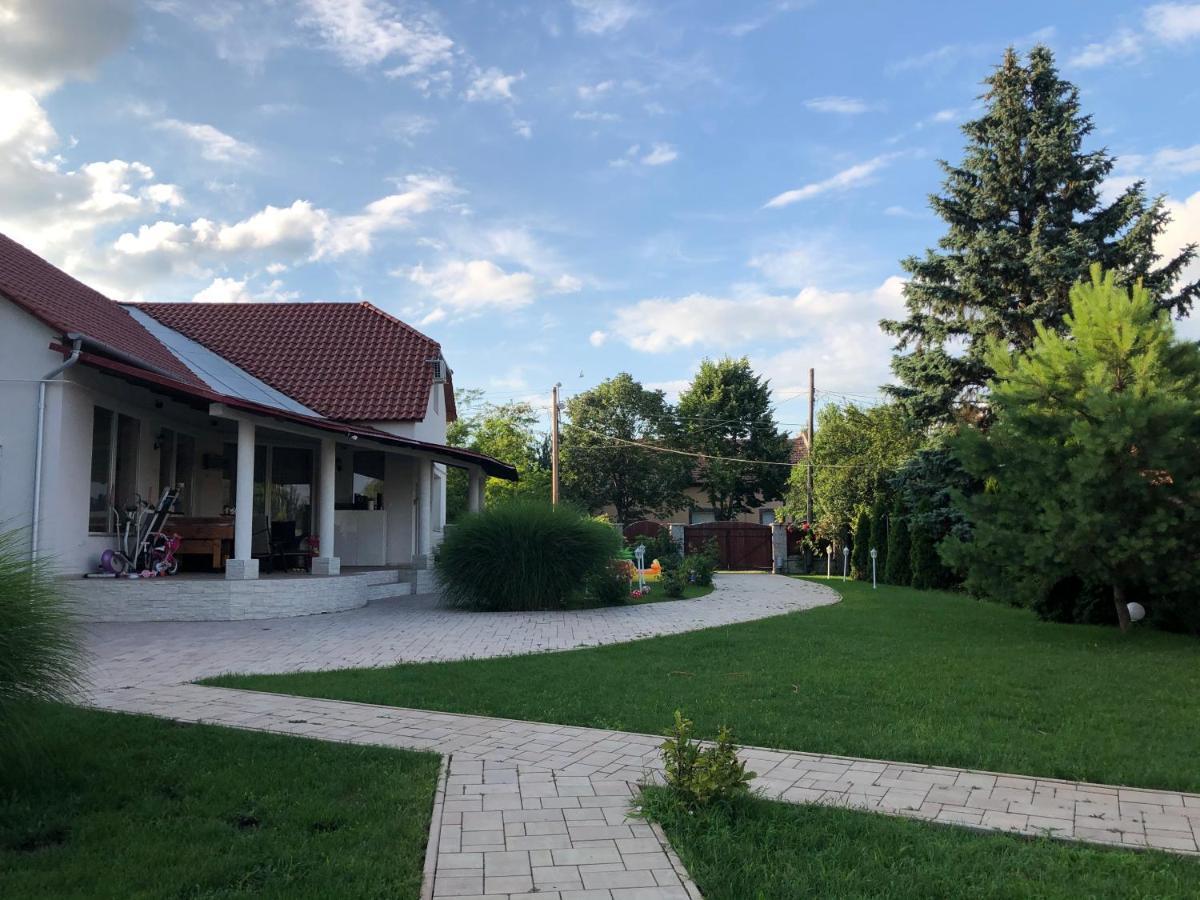 Appartamento Battonya Esterno foto