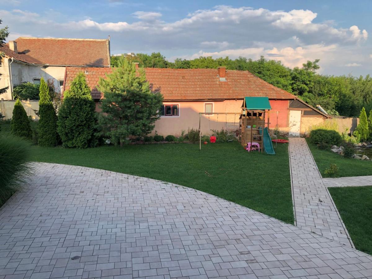 Appartamento Battonya Esterno foto