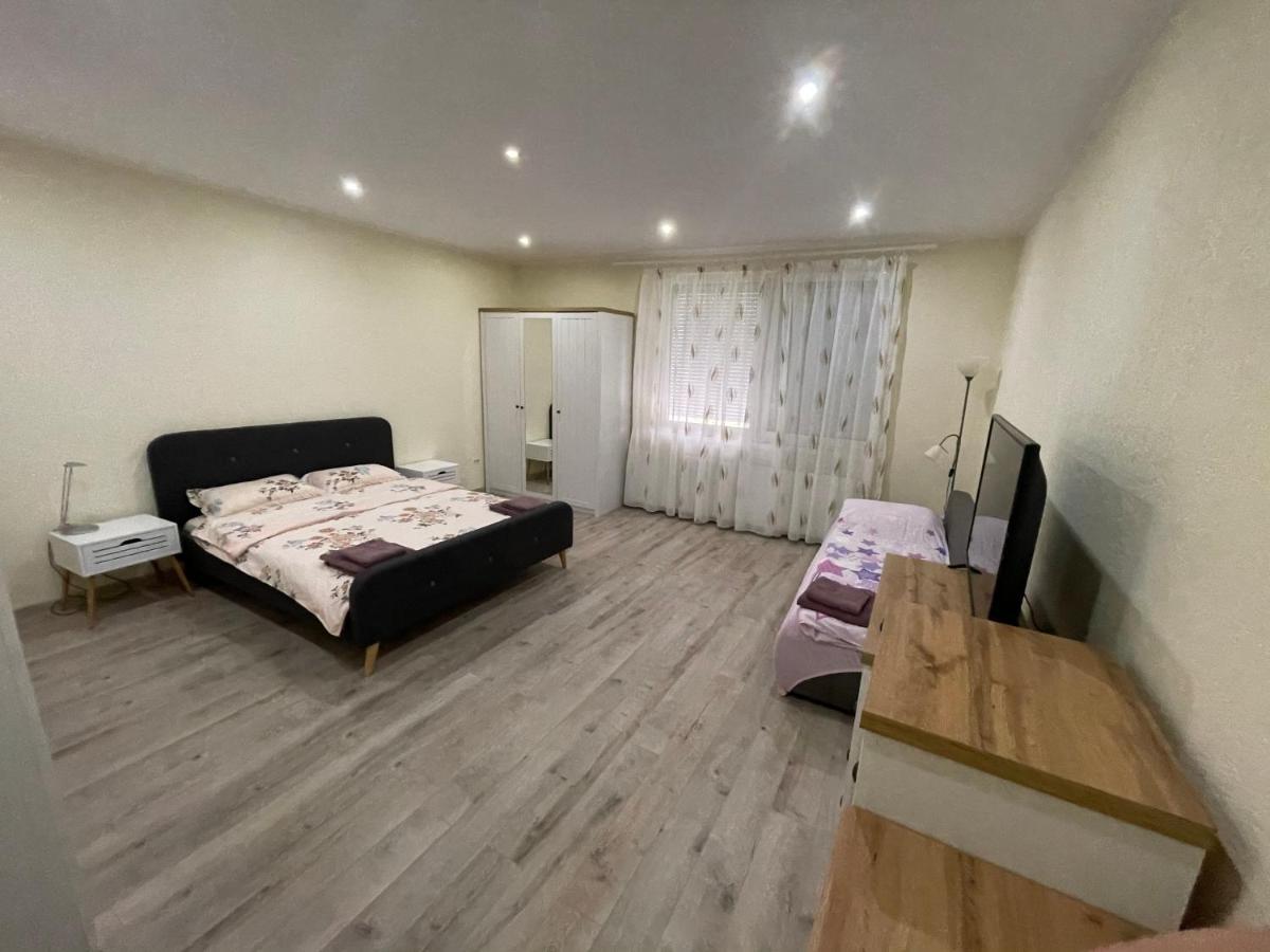 Appartamento Battonya Esterno foto
