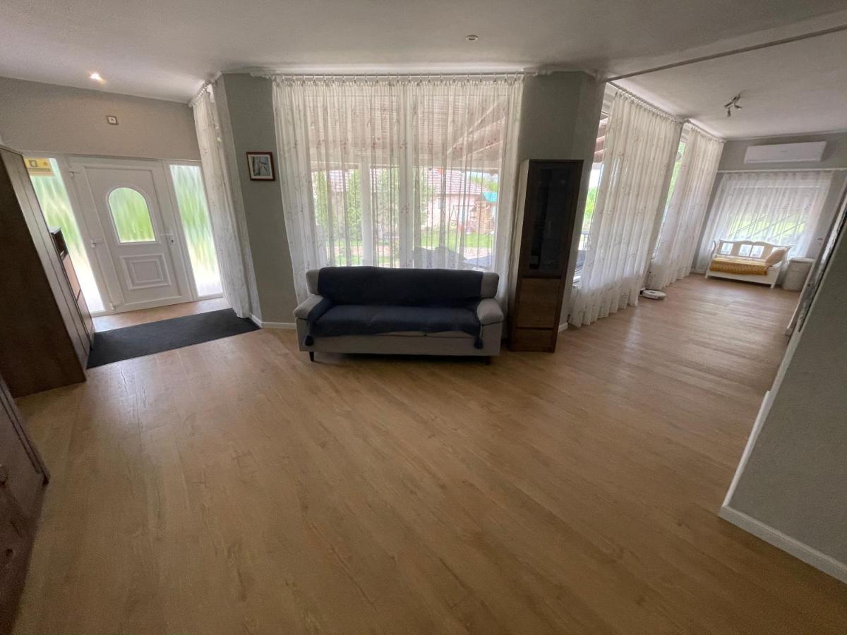 Appartamento Battonya Esterno foto