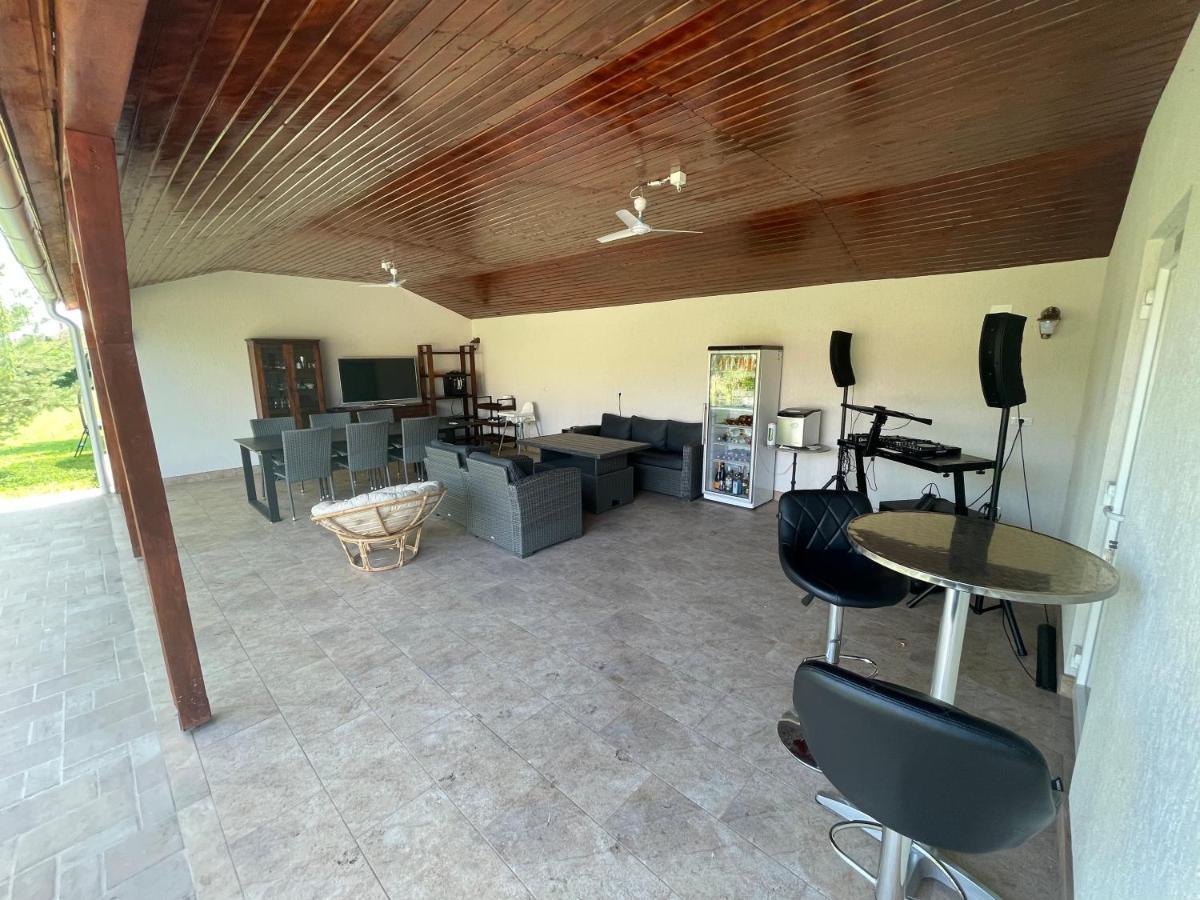 Appartamento Battonya Esterno foto