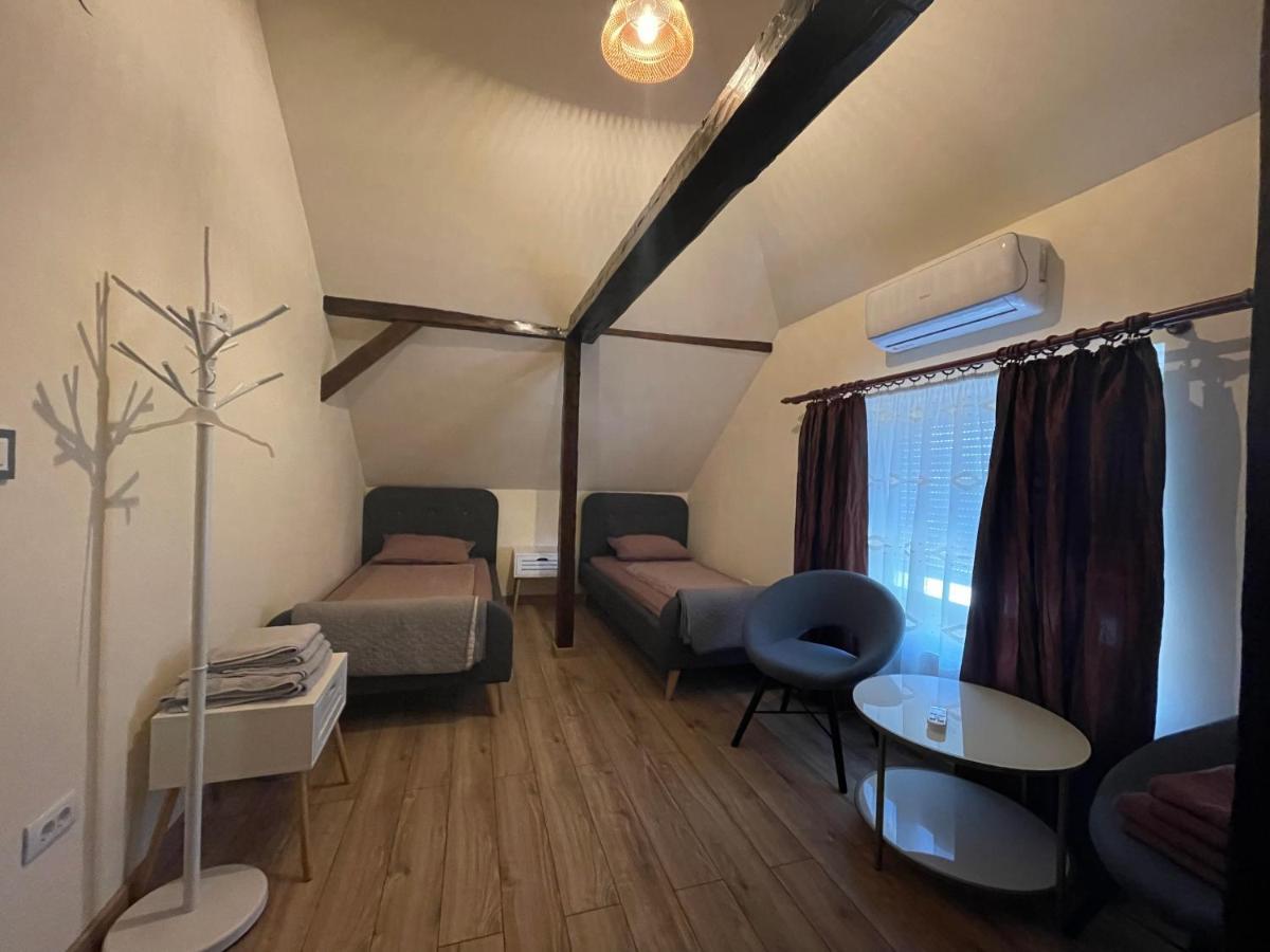 Appartamento Battonya Esterno foto
