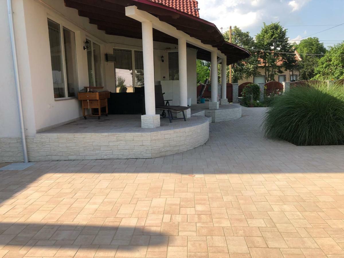 Appartamento Battonya Esterno foto