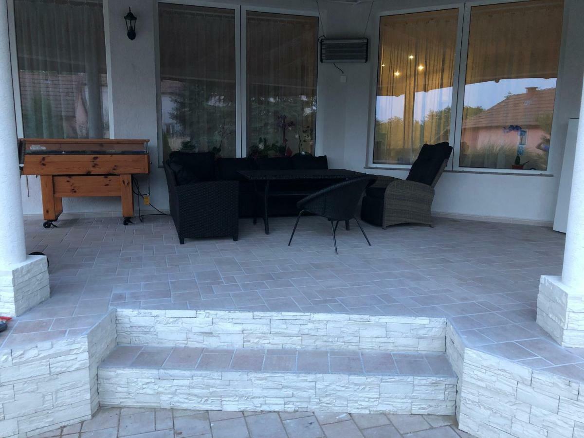 Appartamento Battonya Esterno foto